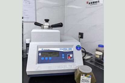 Máy khảm kim loại